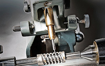 machines working on screw